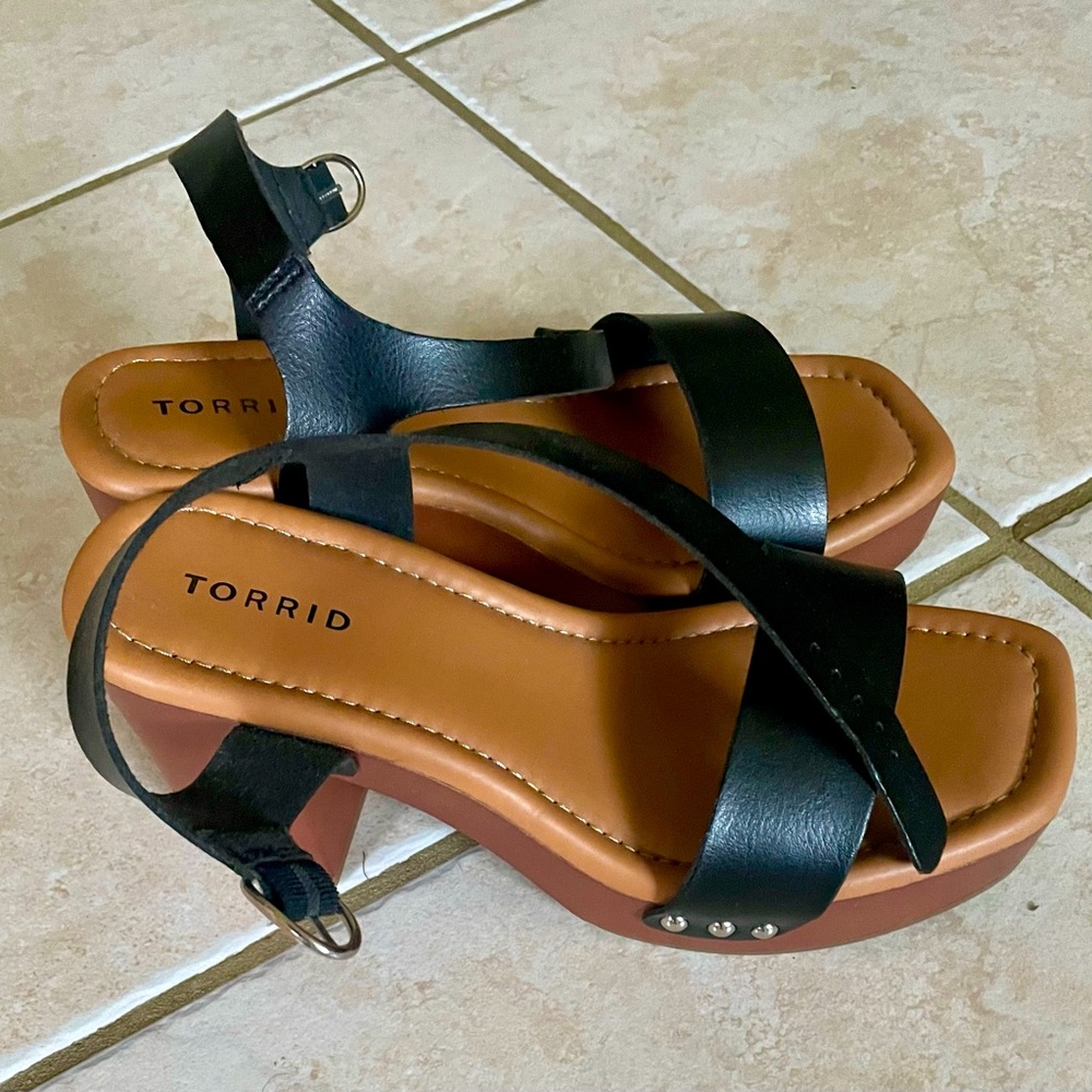 NWOT Torrid heels